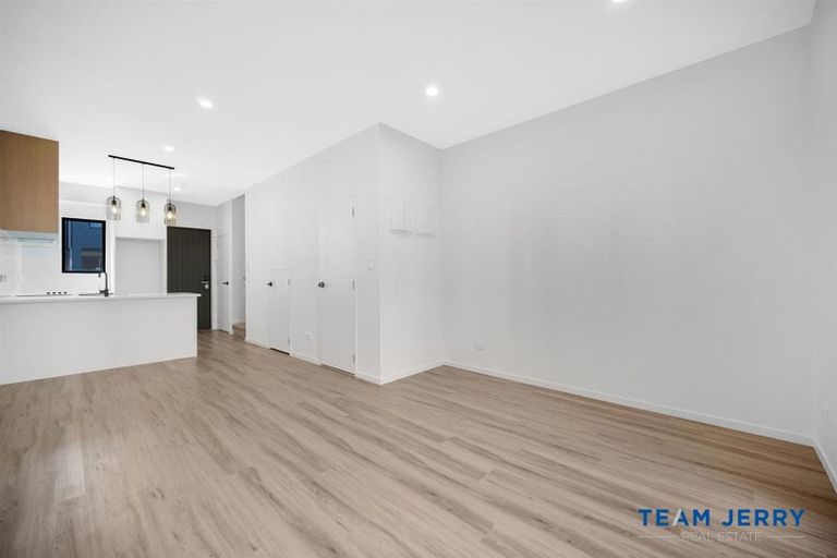 Photo of property in 10 Kiato Lane, Flat Bush, Auckland, 2019