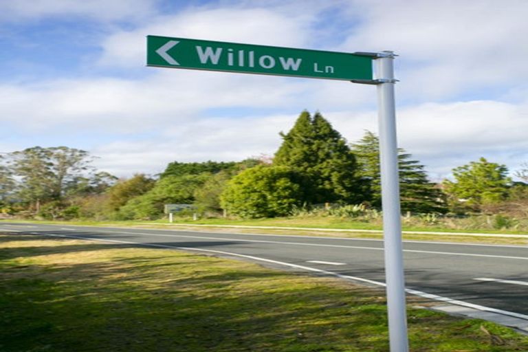 Photo of property in 10 Willow Lane, Acacia Bay, 3385
