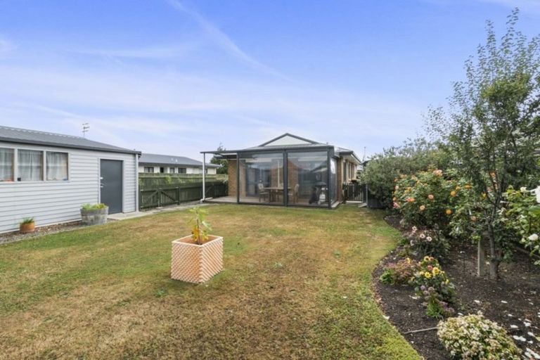 Photo of property in 71 Rhodes Drive, Kelvin Grove, Palmerston North, 4414
