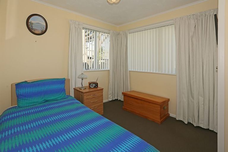 Photo of property in 11 Sheehan Road, Te Atatu South, Auckland, 0610
