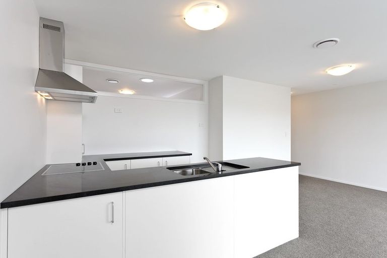 Photo of property in 10/26 Railway Street West, Papakura, 2110