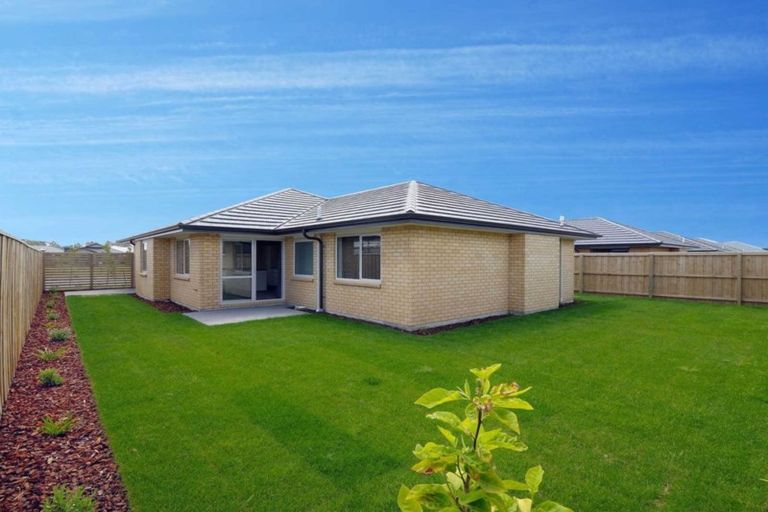 Photo of property in 60 Shillingford Boulevard, Rolleston, 7615