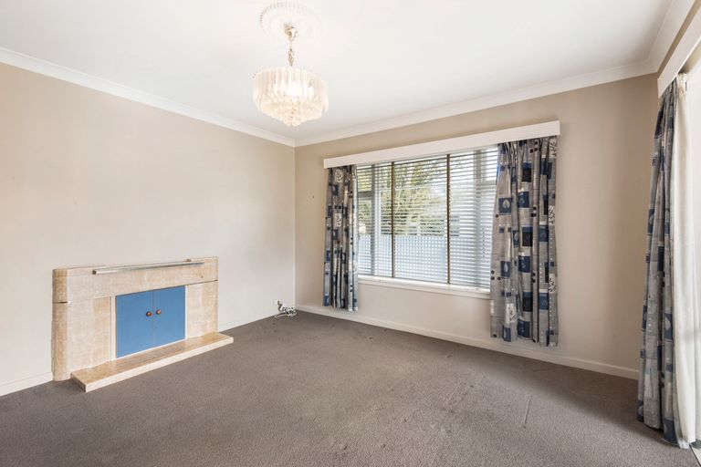 Photo of property in 16 Coopers Road, Dallington, Christchurch, 8061