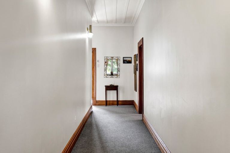 Photo of property in 22 Mills Street, Eltham, 4322