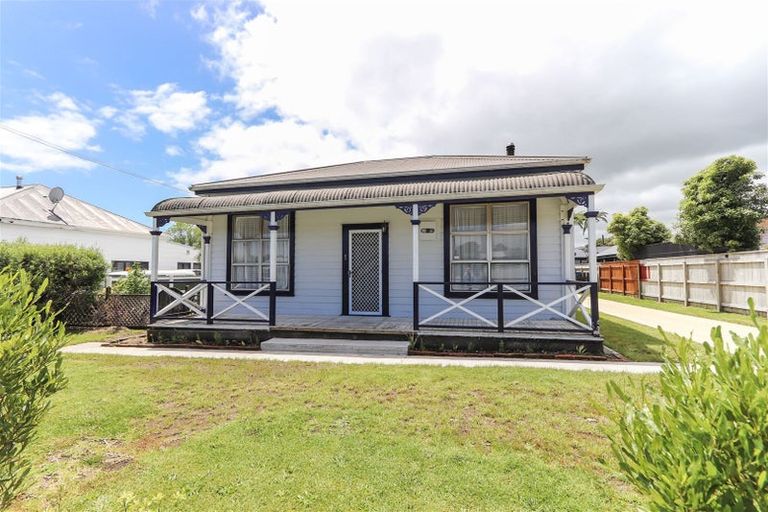 Photo of property in 13 Maire Street, Inglewood, 4330