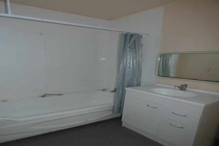 Photo of property in 24 Lawrence Street, Newtown, Wellington, 6021