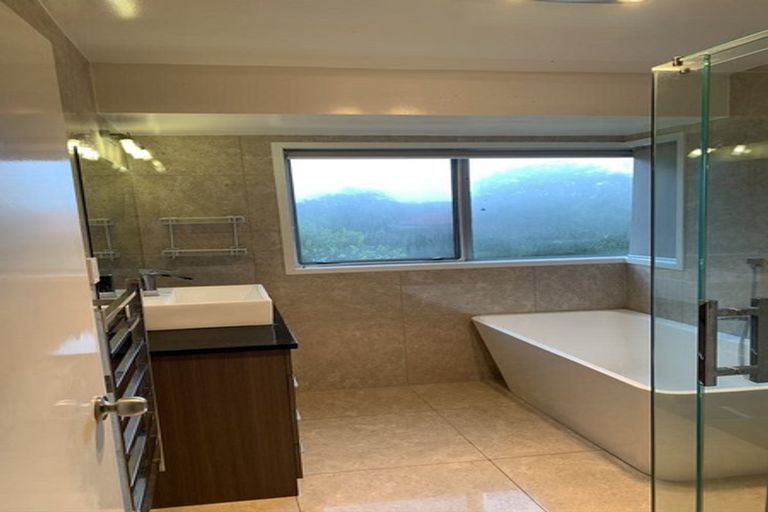 Photo of property in 11 Summermist Drive, Northpark, Auckland, 2013