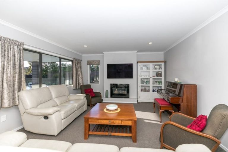 Photo of property in 50 Magellan Rise, Flagstaff, Hamilton, 3210