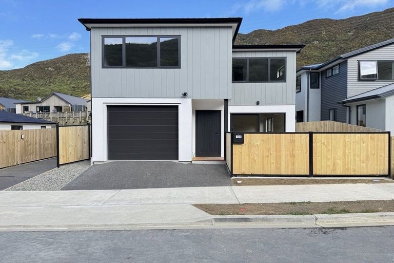 Photo of property in 129 Silverstream Road, Crofton Downs, Wellington, 6035