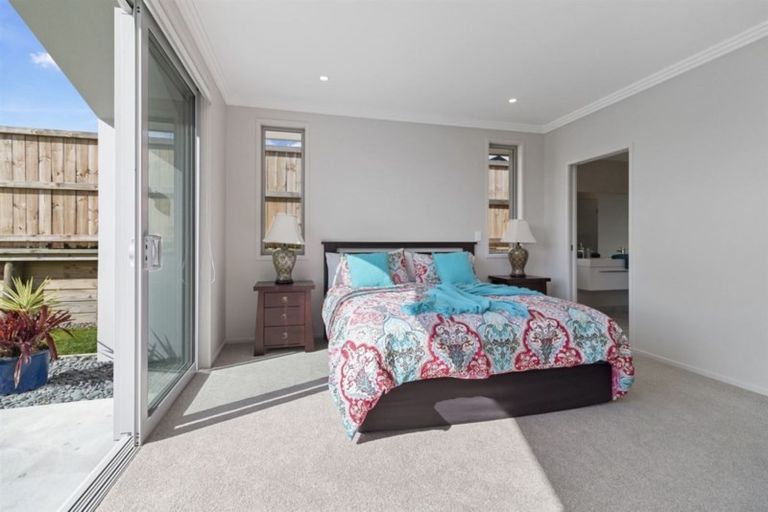 Photo of property in 1 Charlotte Drive, Omokoroa, 3114