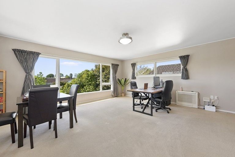 Photo of property in 34 Chedworth Avenue, Chedworth, Hamilton, 3210