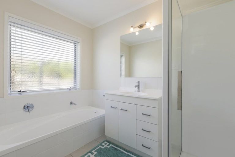 Photo of property in 4 Annandale Drive, Pyes Pa, Tauranga, 3112