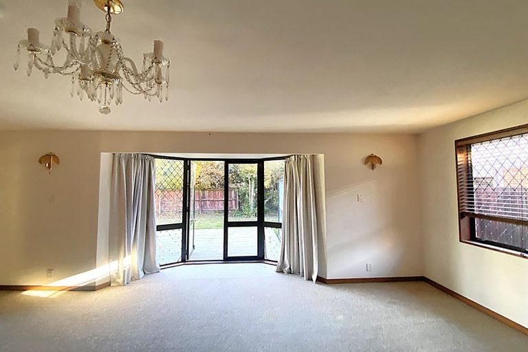 Photo of property in 17 San Rafael Place, Burnside, Christchurch, 8053