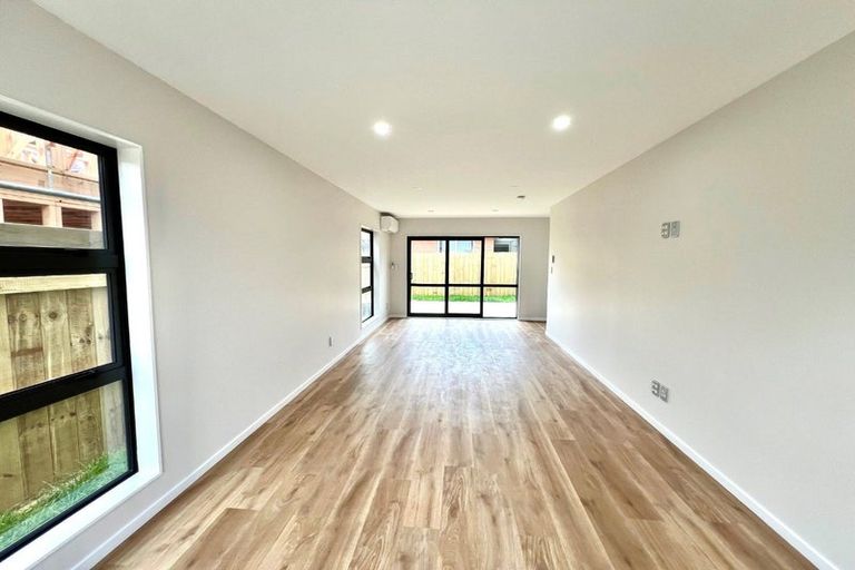 Photo of property in 44c Innismara Avenue, Wattle Downs, Auckland, 2103