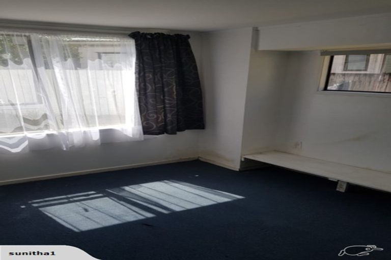 Photo of property in 4 Tacitus Place, Totara Vale, Auckland, 0629