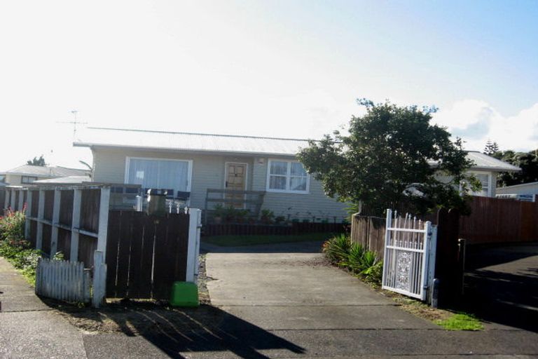 Photo of property in 16 Hywell Place, Manurewa, Auckland, 2102