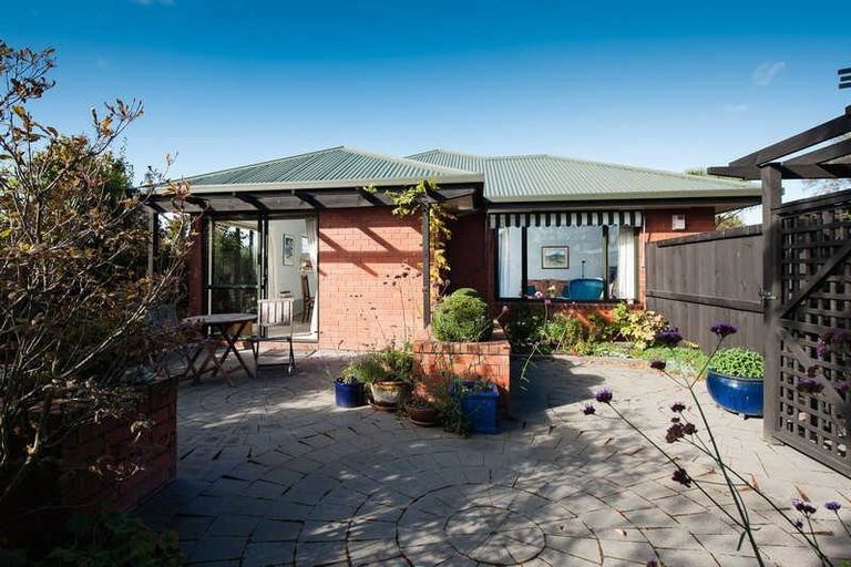 Photo of property in 1/256 Grahams Road, Bishopdale, Christchurch, 8053