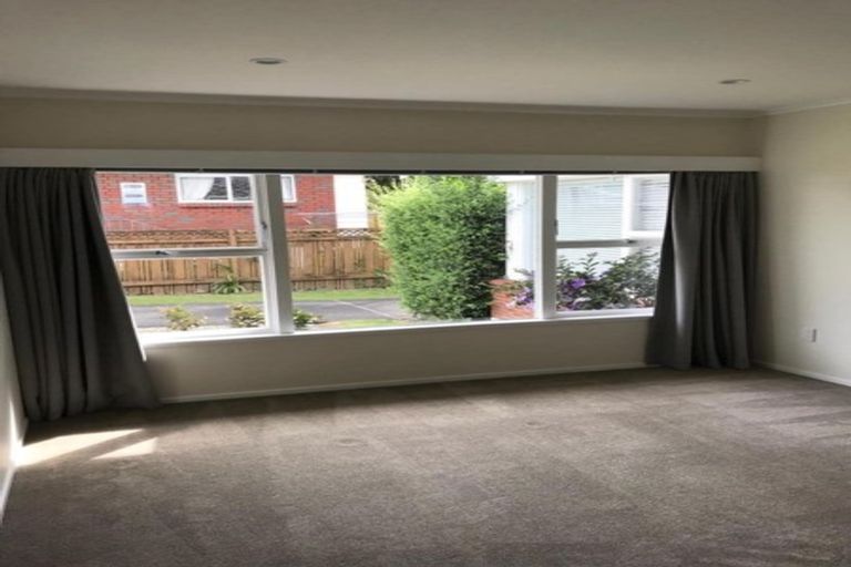 Photo of property in 1/2 Gordon Avenue, Milford, Auckland, 0620