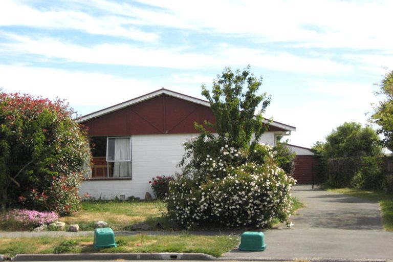 Photo of property in 21 Daytona Place, Parklands, Christchurch, 8083