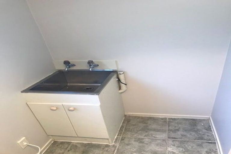 Photo of property in 40 Woodford Avenue, Henderson, Auckland, 0610