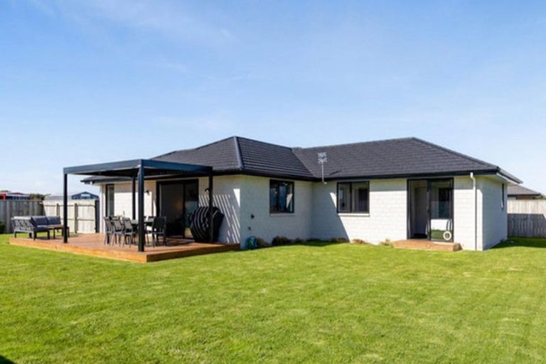 Photo of property in 38 County Drive, Hawera, 4610
