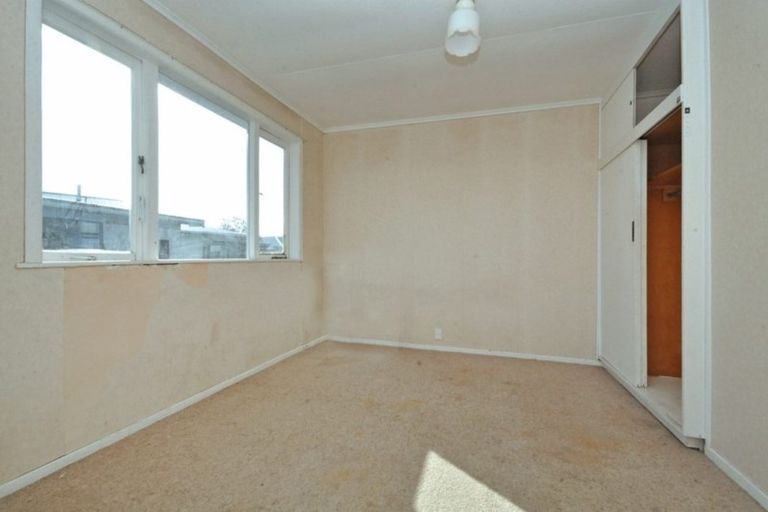 Photo of property in 15a Mcinnes Road, Weymouth, Auckland, 2103