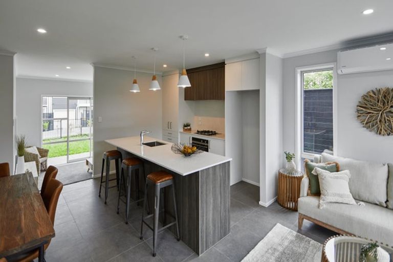 Photo of property in 42 Karepiro Drive, Stanmore Bay, Whangaparaoa, 0932