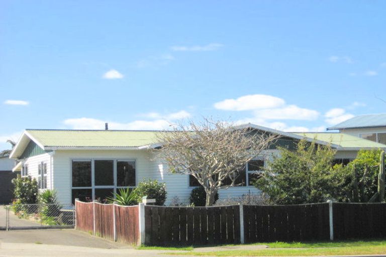 Photo of property in 4 Kowhai Avenue, Edgecumbe, 3120
