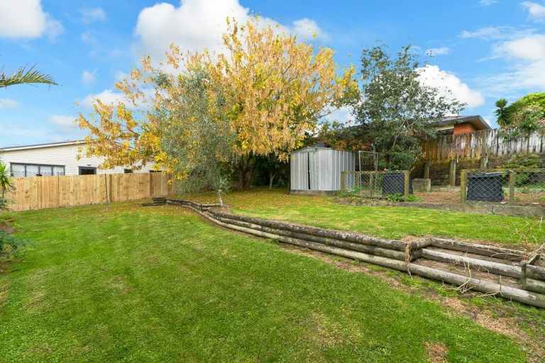 Photo of property in 1 Claridge Street, Glen Eden, Auckland, 0602