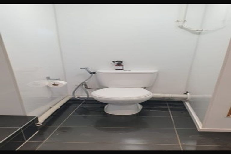 Photo of property in 5 Girrahween Drive, Totara Vale, Auckland, 0629