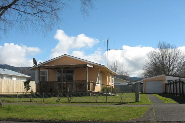 Photo of property in 71 Te Rangitautahanga Road, Turangi, 3334
