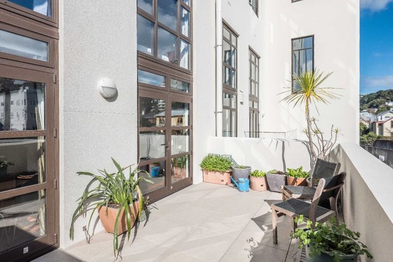 Photo of property in Augusta Apartments, 19/254 Willis Street, Te Aro, Wellington, 6011