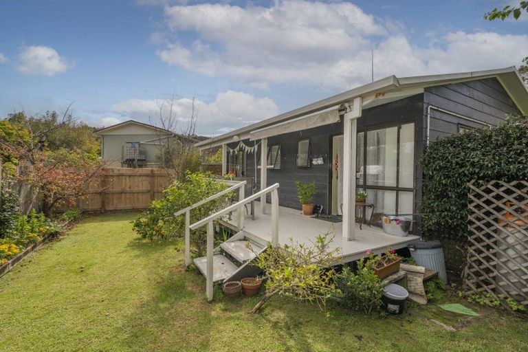 Photo of property in 10a Parkland Place, Whitianga, 3510