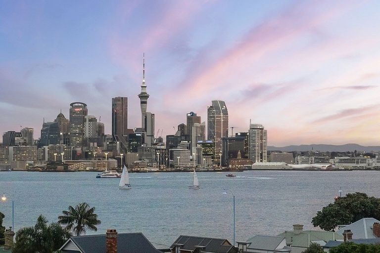 Photo of property in 1/47 Clarence Street, Devonport, Auckland, 0624