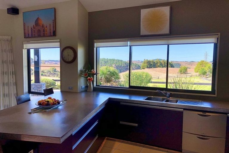 Photo of property in 1304 Old North Road, Helensville, 0875