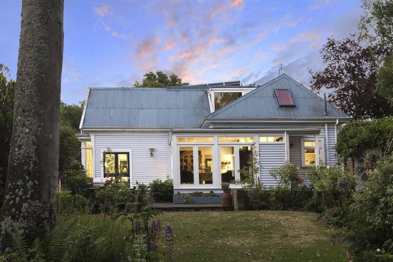 Photo of property in 22 Glandovey Road, Fendalton, Christchurch, 8052