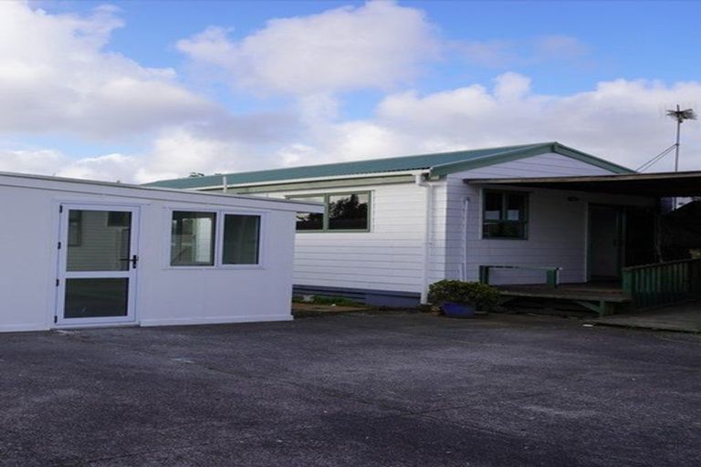 Photo of property in 2 Barnard Place, Manurewa East, Auckland, 2102