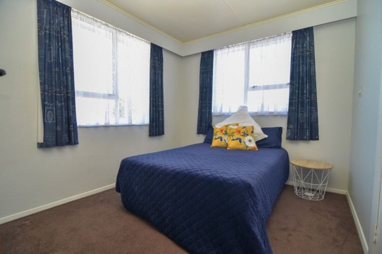 Photo of property in 27 Diamond Street, Carterton, 5713