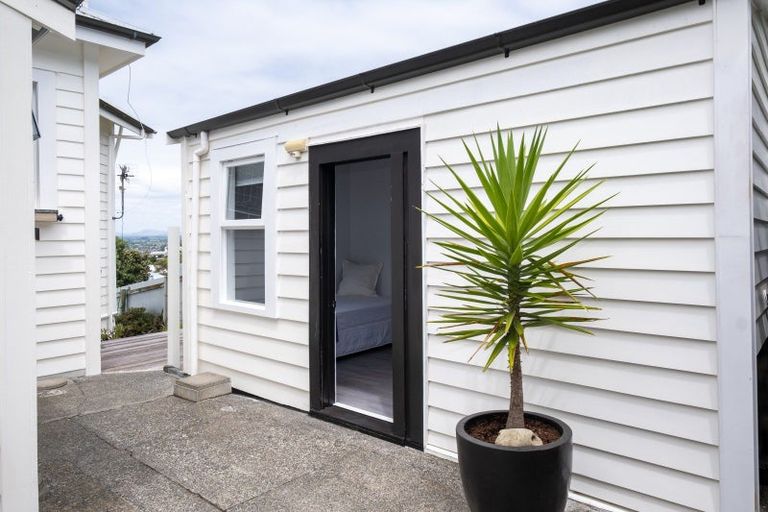 Photo of property in 28 France Road, Bluff Hill, Napier, 4110