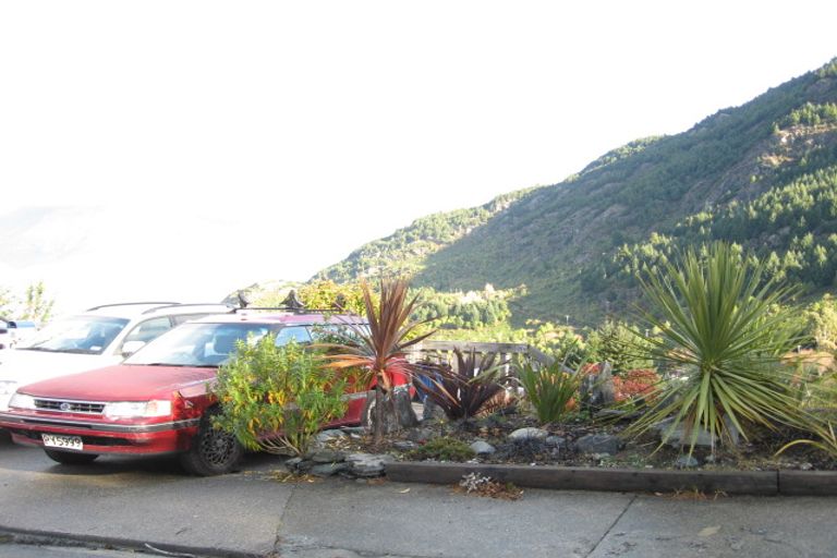 Photo of property in 30a Mackinnon Terrace, Sunshine Bay, Queenstown, 9300