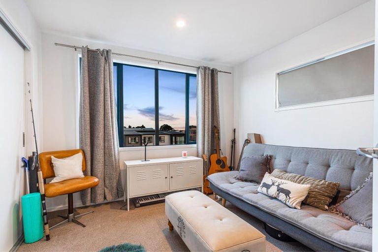 Photo of property in 5 Dorricott Avenue, Hobsonville, Auckland, 0616