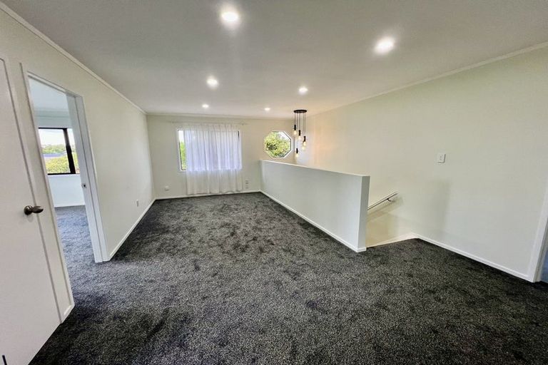 Photo of property in 3 Mimosa Place, Half Moon Bay, Auckland, 2012