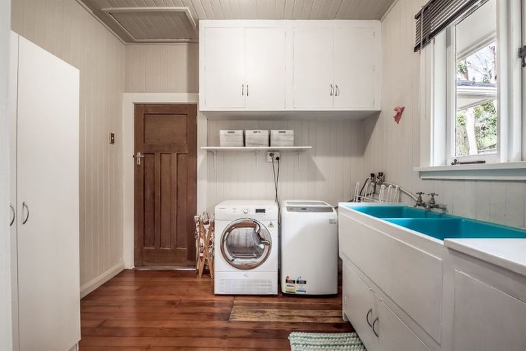 Photo of property in 2/39 Lysander Crescent, Beach Haven, Auckland, 0626