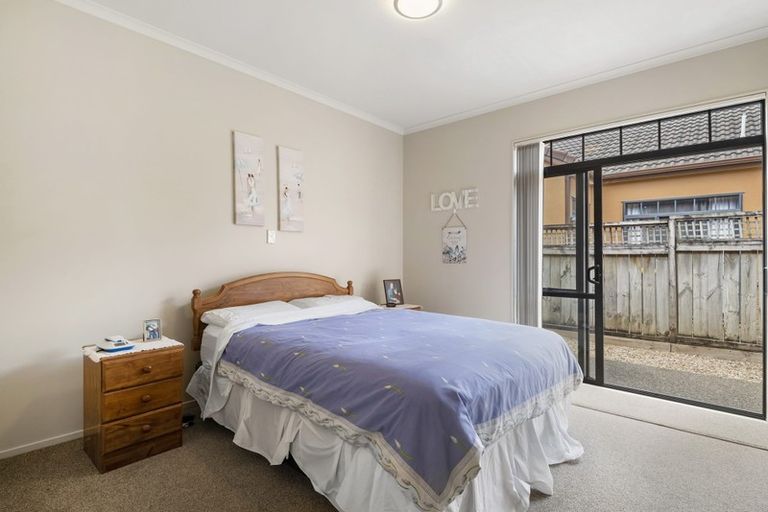 Photo of property in 24 Villanova Place, Albany, Auckland, 0632