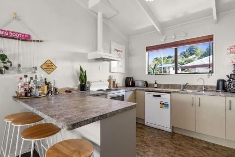 Photo of property in 21 James Cook Drive, Welcome Bay, Tauranga, 3112