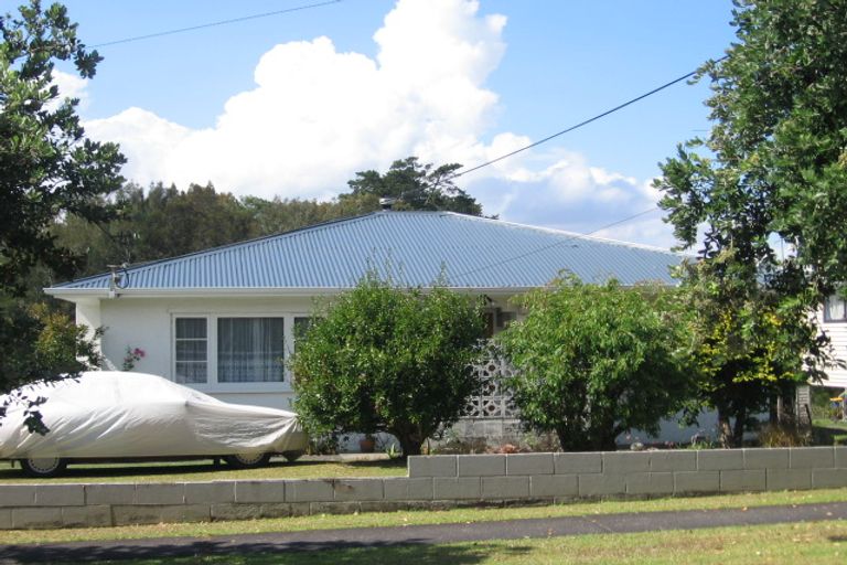 Photo of property in 41 Queen Mary Avenue, New Lynn, Auckland, 0600