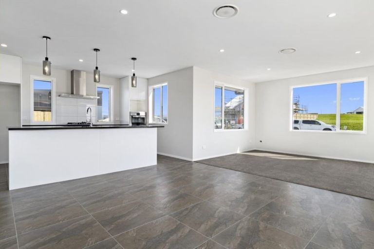 Photo of property in 30 Ridge Drive, Omokoroa, 3114