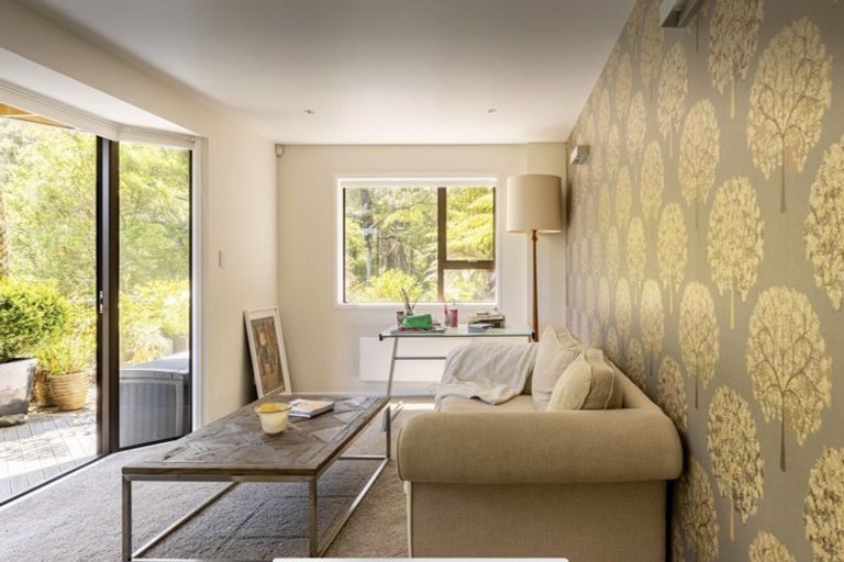 Photo of property in 136 Cheviot Road, Lowry Bay, Lower Hutt, 5013