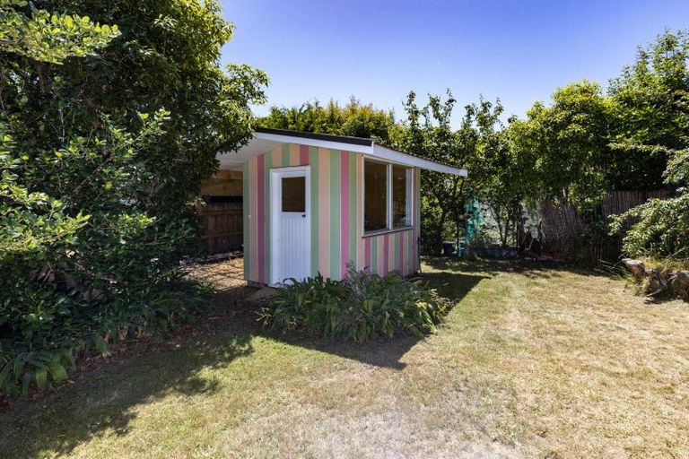 Photo of property in 7 Kawau Grove, Waikanae Beach, Waikanae, 5036