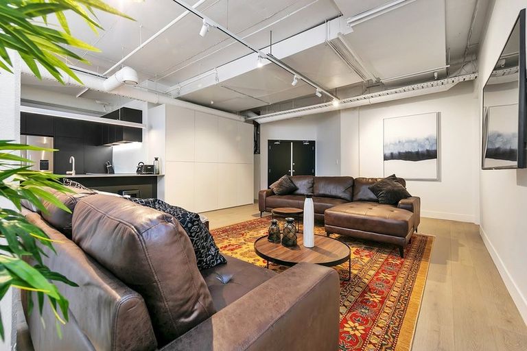 Photo of property in 17f Albert Street, Palmerston North, 4414